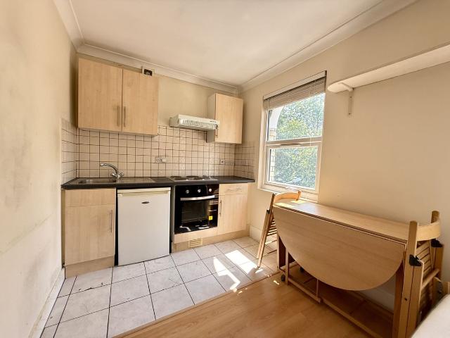 Studio for rent in Shepherd's Bush, Greater London