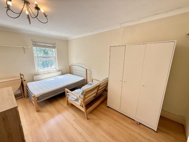 Studio for rent in Shepherd's Bush, Greater London