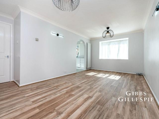 Apartment for rent in Pinner, Greater London