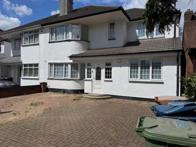 House for rent in Hatch End, Greater London