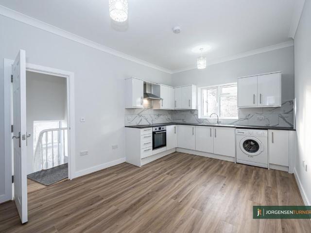 Apartment for rent in Sands End, Greater London