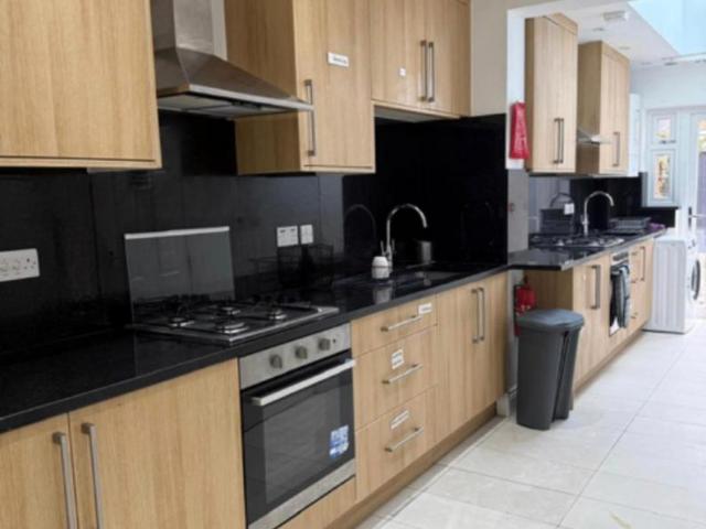 House for rent in London Borough of Ealing, Hanwell