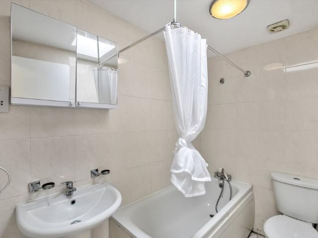 Apartment for rent in Shepherd's Bush, Greater London