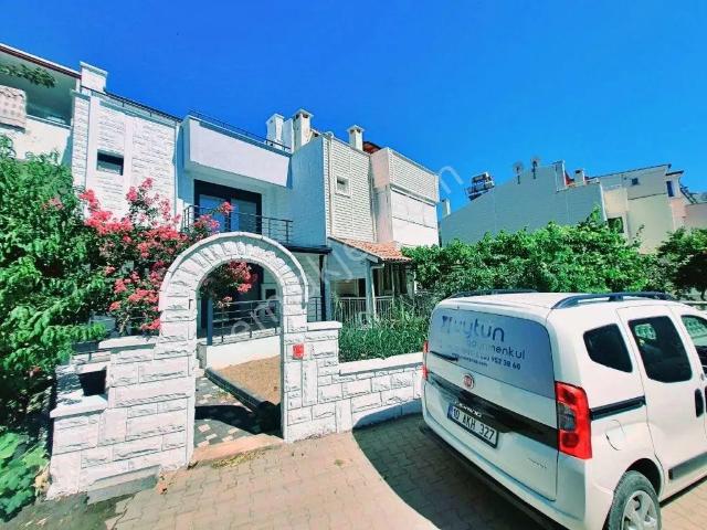 Edremit, Balikesir içerisinde satılık Villa