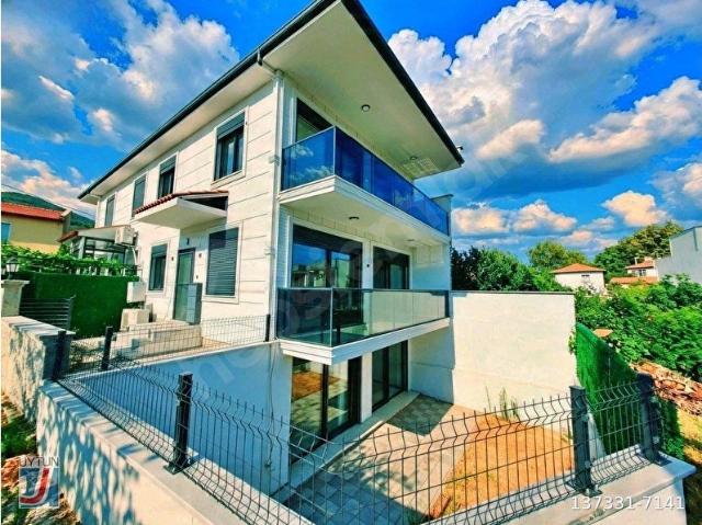 Edremit, Balikesir içerisinde satılık Villa