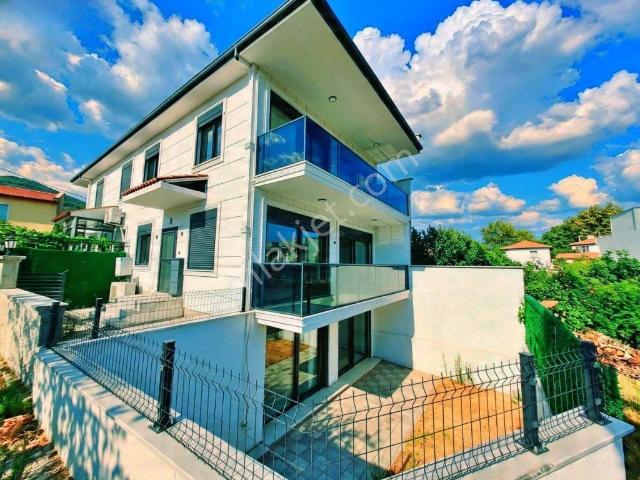 Edremit, Balikesir içerisinde satılık Villa
