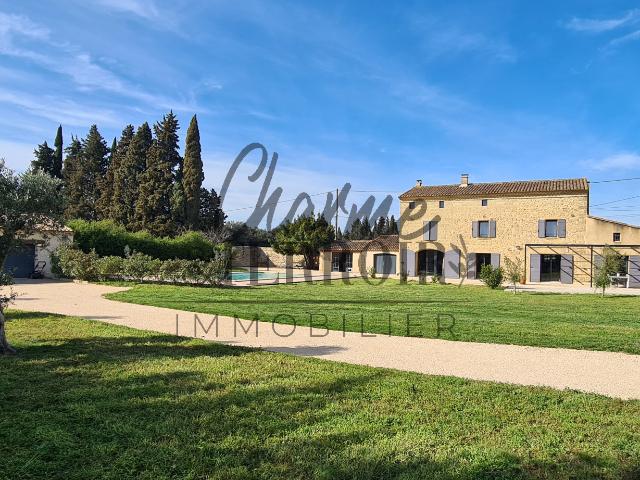 Ferme vente à Nîmes, Uzès