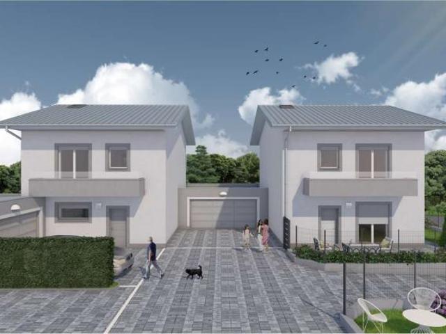 Villa Indipendente in vendita a Faloppio, Lombardia