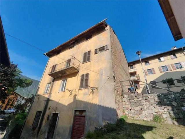 Villa Indipendente in vendita a Vallarsa, Provincia di Trento