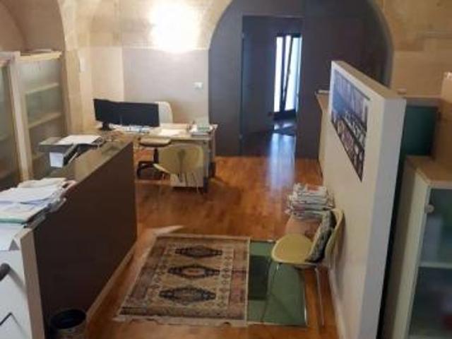 Ufficio in vendita a Puglia, Bari