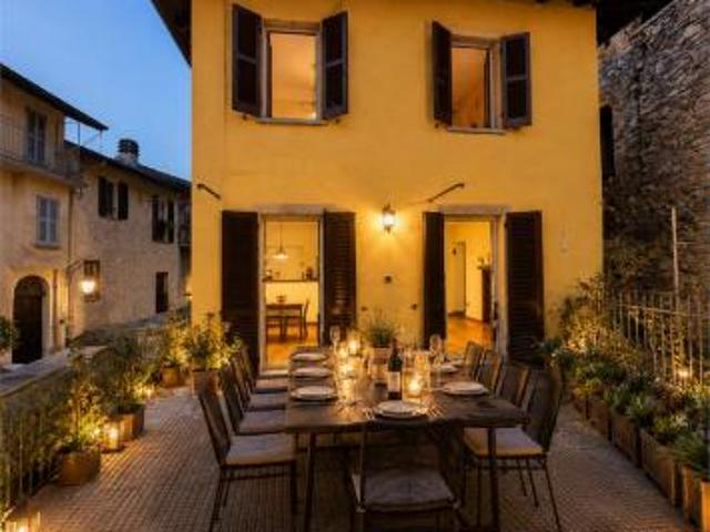 Villa Indipendente in vendita a Comunità Montana Valli del Verbano, Agra