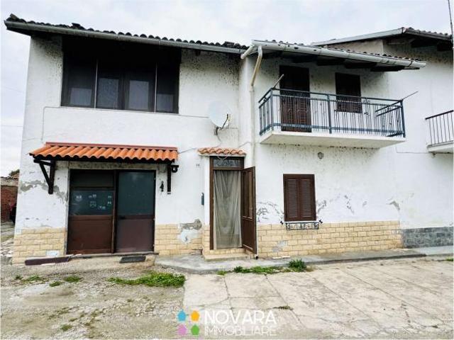 Villa Indipendente in vendita a Piemonte, Vercelli