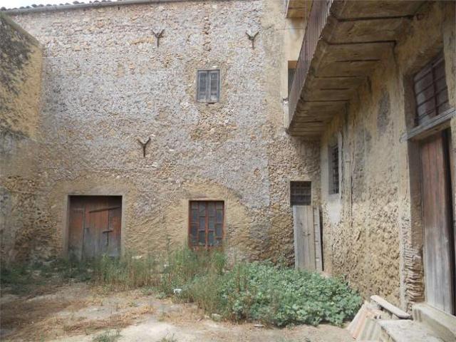 Palazzo in vendita a Camastra, Sicilia