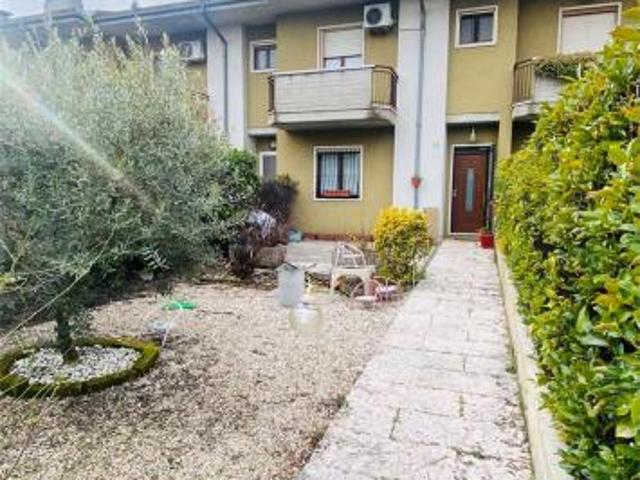 Villa Indipendente in vendita a Povegliano Veronese, Veneto