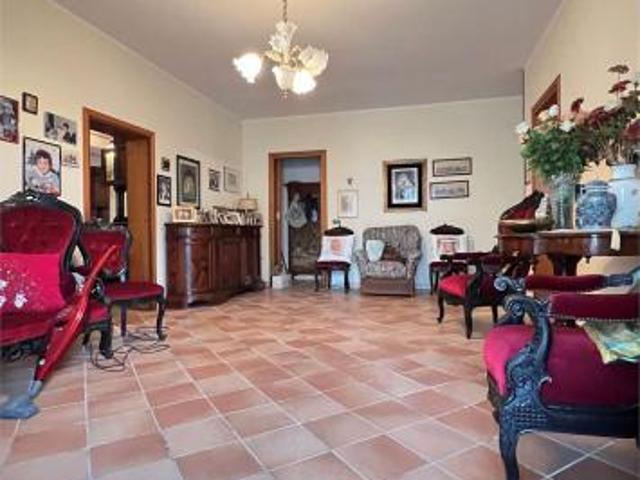 Villa Indipendente in vendita a Nogarole Rocca, Veneto