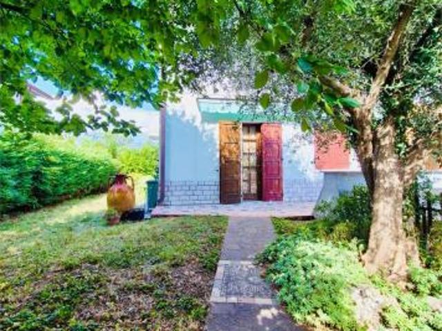 Villa Indipendente in vendita a Villafranca Di Verona, Veneto