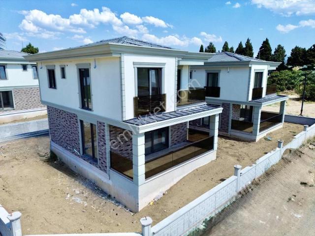 Burhaniye, Balikesir içerisinde satılık Villa