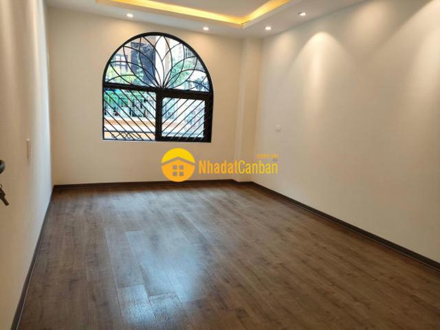 Nhà mặt phố bán