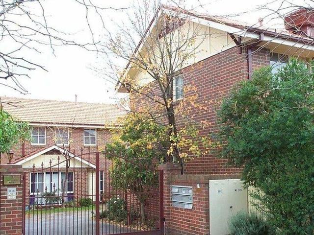 Townhouse for rent in Camerons Creek, Victoria