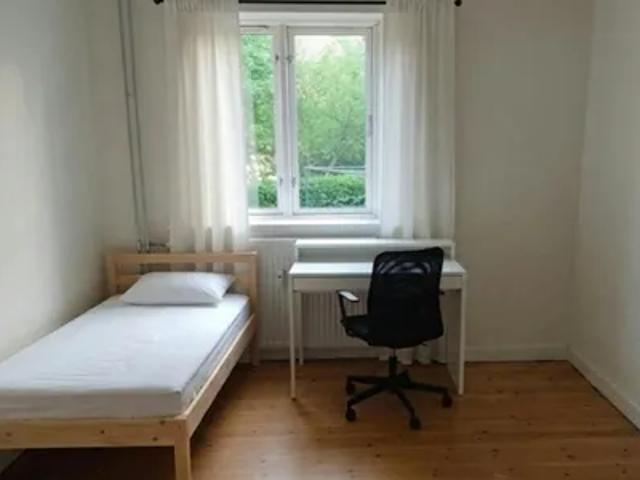 Zimmer til leje i Kongens Lyngby  , Brøndby