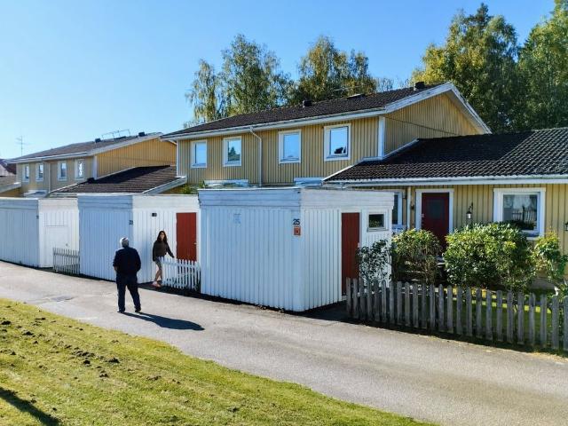 Hus hyra i Lyrestad, Västra Götaland