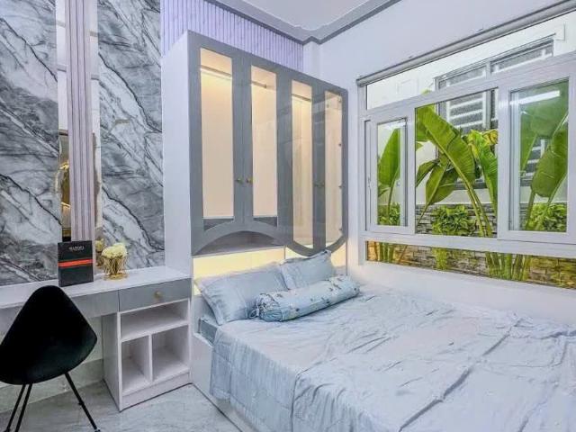 Nhà mặt phố bán
