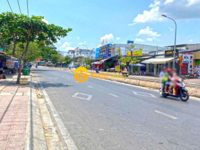 Nhà mặt phố bán