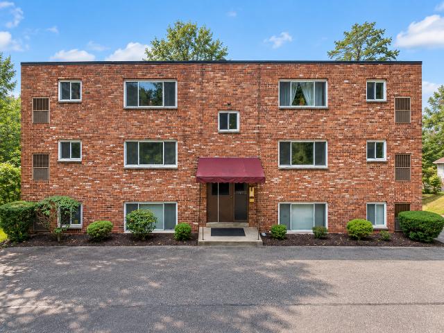 Apartment for rent in Oakmont, Pennsylvania