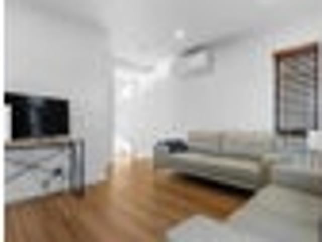 Townhouse for sale in Hamilton East