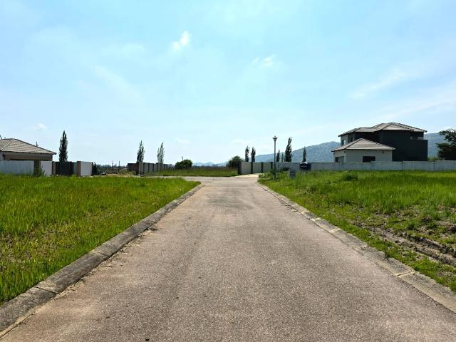 Land for sale in Hartbeespoort Dam Nature Reserve, North West