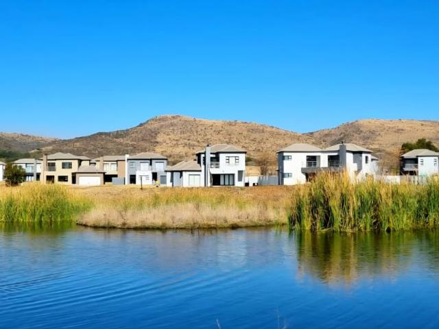 Land for sale in Hartbeespoort Dam Nature Reserve, North West