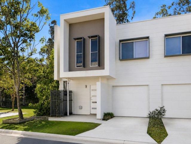 Townhouse for sale in Fernbrook, Queensland