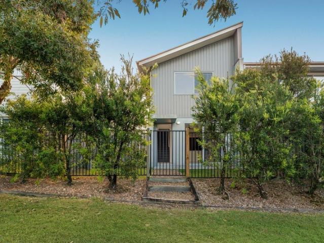Townhouse for sale in Fernbrook, Queensland