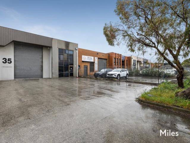 Warehouse for sale in Thomastown, Melbourne