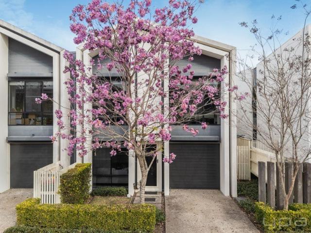 Townhouse for sale in Fernbrook, Queensland