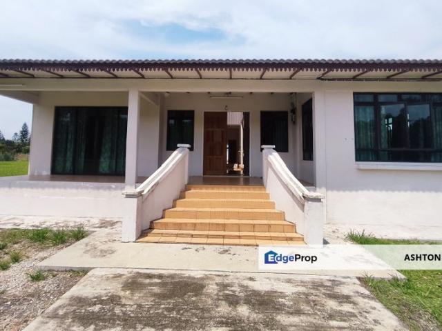 House for sale in Malaka