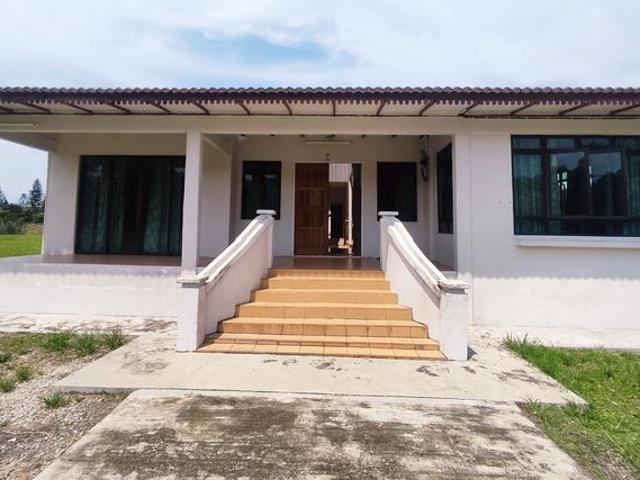 Bungalow for sale in Malaka