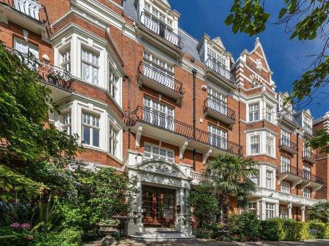 Apartment for rent in St. John's Wood, Greater London