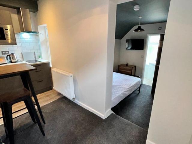 Studio for rent in Gedling, East Midlands