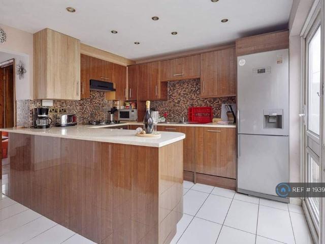House for rent in Clewer Village, Windsor