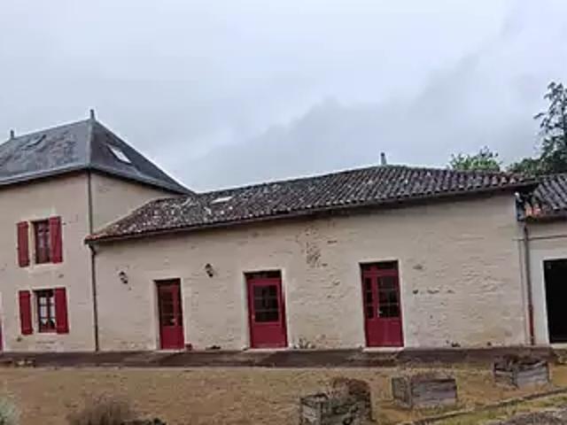 Maison location à Ceaux-en-Couhé, Valence-en-Poitou