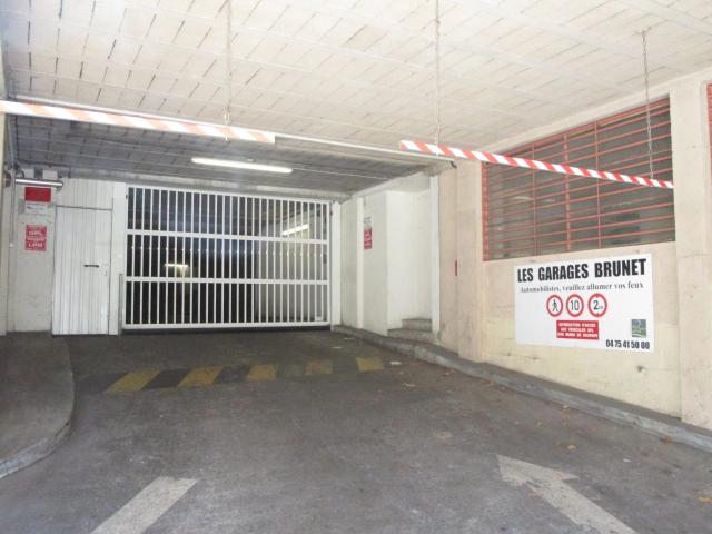 Garage location à Valence