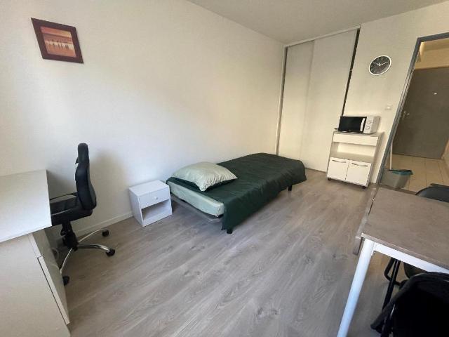 Studio location à Valence