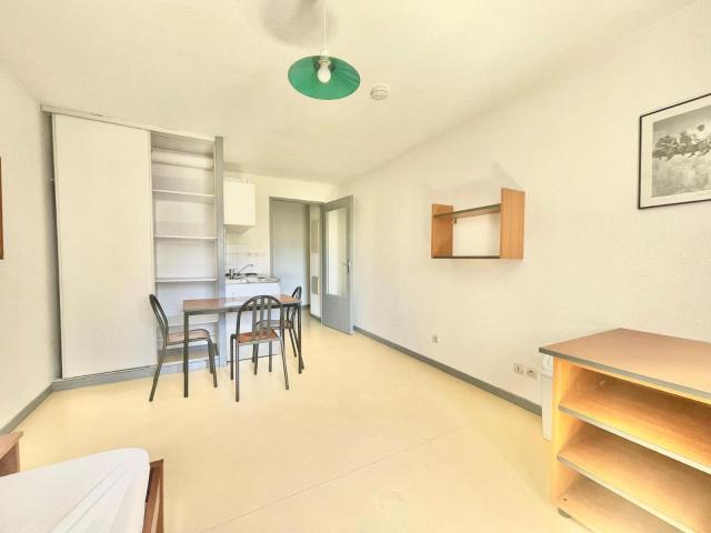 Studio location à Valence