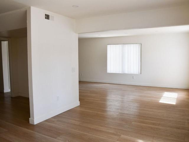 Apartment for rent in Costa Mesa, California
