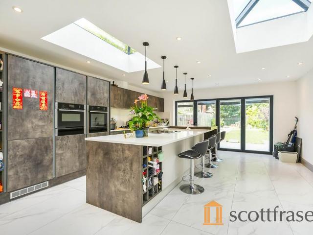 House for rent in Gipsy Lane Estate, The Slade