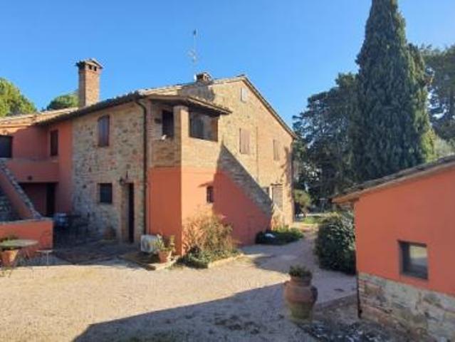 Locale Commerciale in vendita a Valfabbrica, Umbria