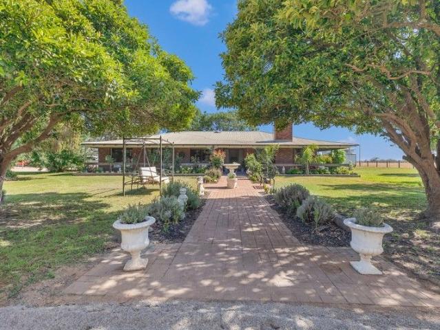 Cottage for sale in Torrumbarry, Victoria