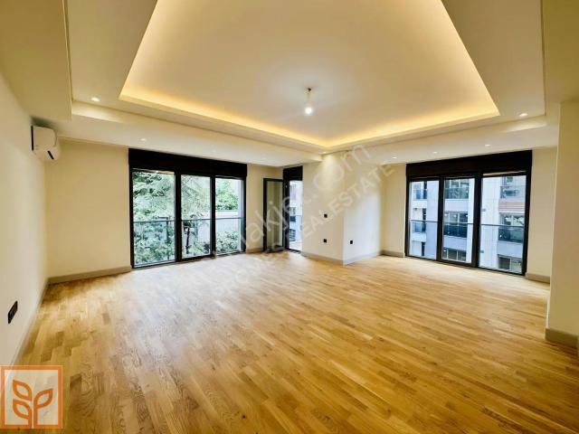 Kadiköy, İstanbul içerisinde kiralık mülk