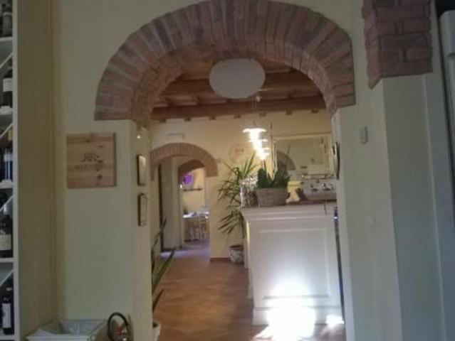 Locale Commerciale in vendita a Castel San Niccolò, Arezzo